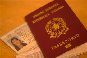 Quadrilha falsifica documentos para brasileiros na Itália