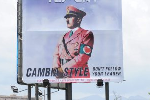 Cartaz de Hitler cor-de-rosa gera polêmcia na Itália
