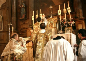 Mosteiro de São Bento em SP celebra Missa Tridentina todos os domingos, às 18h30