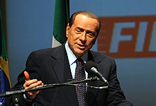 Silvio Berlusconi discursando na Fiesp