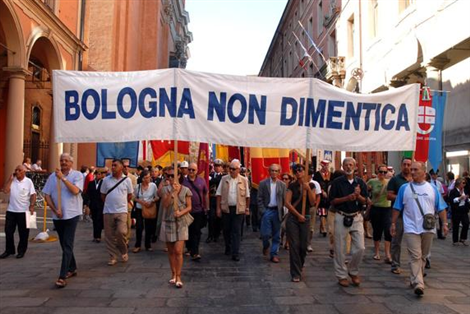 Italianos lembram antentado em Bologna