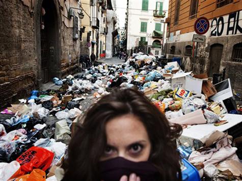 Lixo nas ruas de Nápoles
