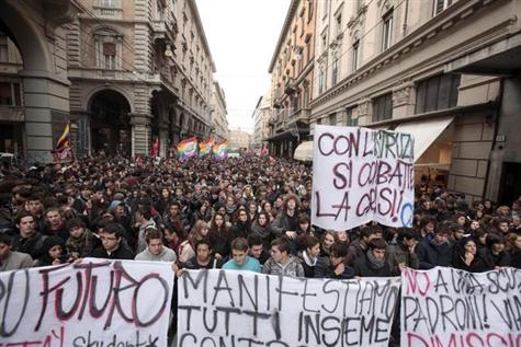 Estudantes protestam em toda Itália