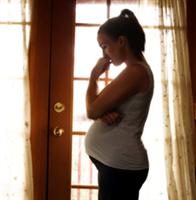 Estudo revela que mulheres europeias adiam a maternidade devido a crise econômica