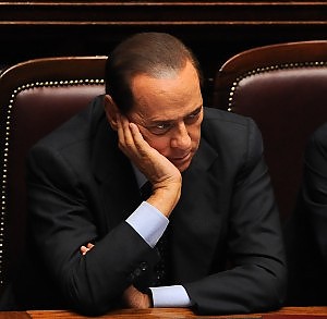 Taxa de popularidade de Berlusconi cai para 22%, menor nível desde o início do seu governo