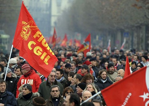 Sindicatos italianos fazem greve contra medidas de austeridade do governo Mario Monti