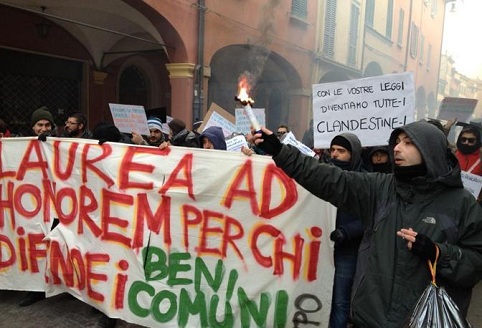 Polícia italiana e estudantes entram em confronto em Bologna