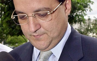 Cachoeira tinha contatos com Berlusconi, segundo a Polícia Federal