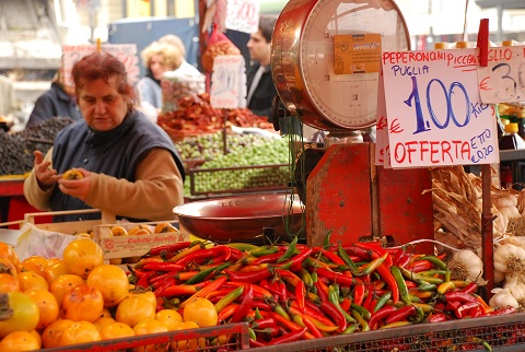 Consumo nas famílias italianas recuou ao patamar de 1998