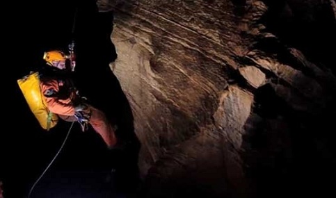 Astronautas usam cavernas na Itália como treinamento para espaço