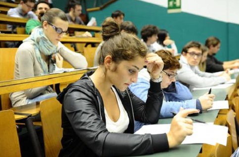 Estudantes de engenharia do Politécnico de Milão