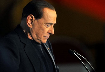 Berlusconi reaparece após cassação