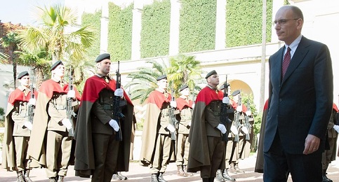 Enrico Letta deixando o governo