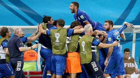 Itália vence Inglaterra na estreia da Copa do Mundo