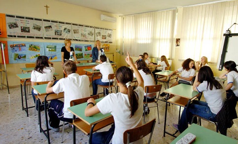 Crise econômica faz cidade italiana de Gênova fechar escolas superiores aos sábados