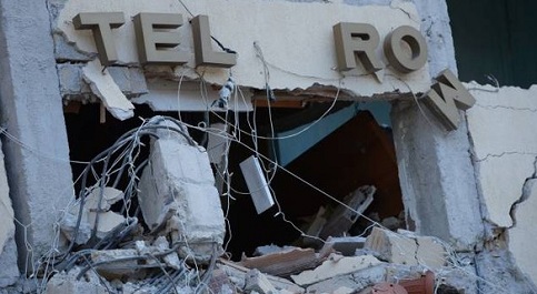 Hotel histórico desaba após terremoto